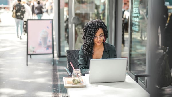 blog-image-woman-at-cafe-16x9